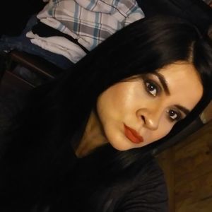 Meet your Posher, Claudia